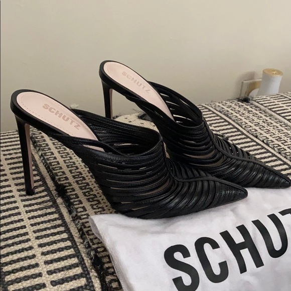 Authentic Caprien Mule In Black - Picture 2 of 6